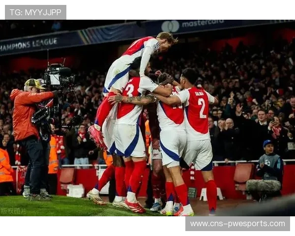 卡洛斯神奇任意球 助攻欧冠历史经典时刻